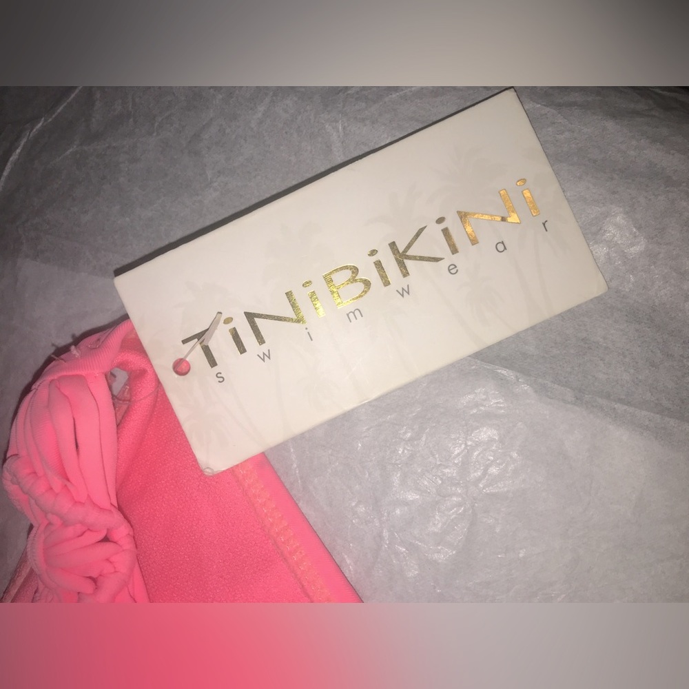 TiniBikini Swimwear pink bikini bottom. Size M. NWT.